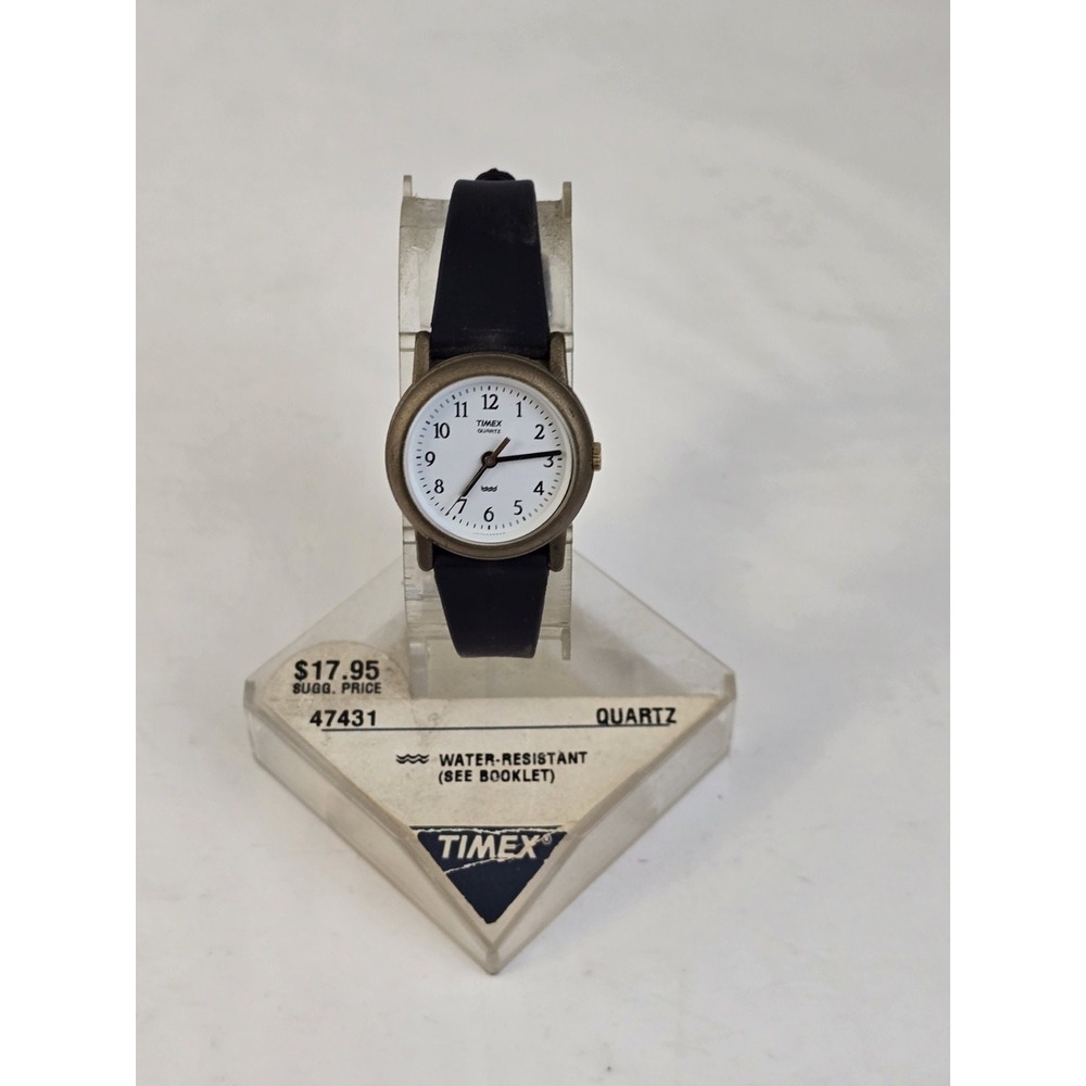 vintage‎ Timex Ladies Vintage White Dial black rubber Strap Watch WR 377 1970s